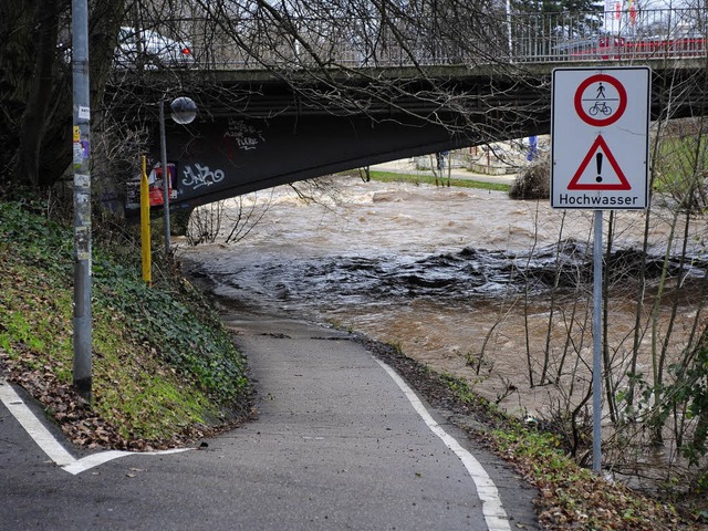 Reicht ein solches Schild aus, um Radf...ebensgefhrlichen Situation zu warnen?  | Foto: Thomas Kunz