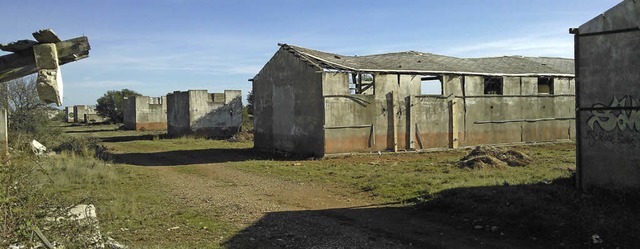 Die Reste des ehemaligen Internierungs...Rivesaltes nahe der spanischen Grenze   | Foto: Jakob Reichel