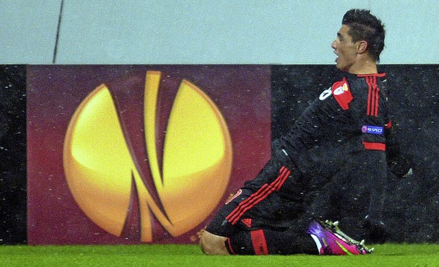 scar Cardozo trifft zum 1:0 fr Benfi... und bringt Leverkusen in Bedrngnis.   | Foto: DPA