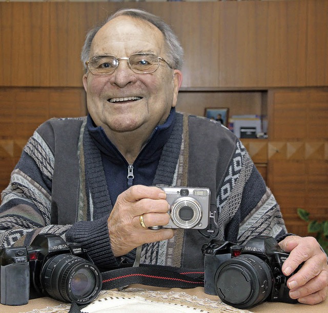 Helmut Hofeld ganz in seinem Metier: ...flex &#8211; ihn begeistern sie alle.   | Foto: Heck