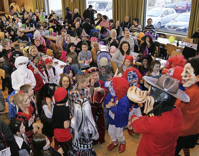 Ganz schn turbulent ging&#8217;s bei der Kinderfasnacht zu.   | Foto: Mller