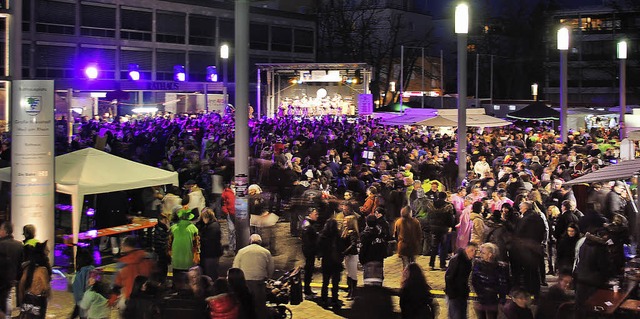 Stimmungsvoll: Das Guggemonsterkonzert...platz war am Abend sehr gut besucht.    | Foto: Sedlak