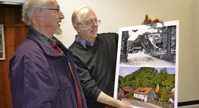 Kostproben der von ihm zusammengestell...von Helmut Bock (rechts) vorgestellt.   | Foto: Paul Berger