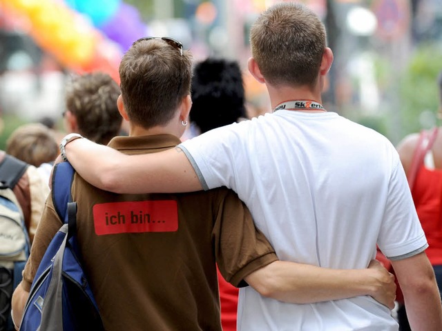 Homosexuelle Paare haben vom Bundesver...mehr Rechte bei der Adoption erhalten.  | Foto: dpa