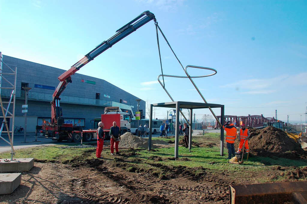 Der Maxistuhl Apple Honey musste für den Bau der Trambrücke in Weil am Rhein weichen. Der Maxistuhl Apple Honey musste für den Bau der Trambrücke in Weil am Rhein weichen.