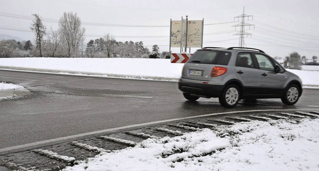 Der Kreisverkehr an der B3 bei Eschbac... Sicherheitsrisiko darstellen knnte.   | Foto: pfefferle