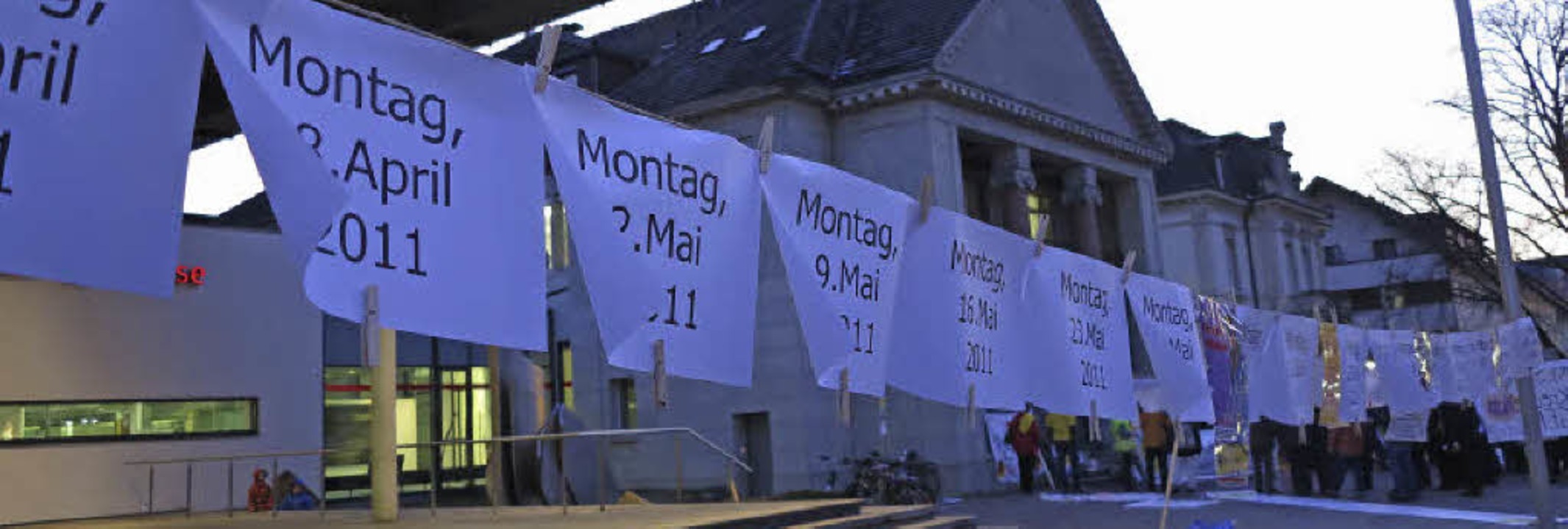 Schon 100 Mal traf sich das Aktionsbn...1;  und der Protest soll weitergehen.   | Foto: Dorothee Philipp
