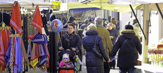 Jahrmarkt in Endingen: Bei strahlendem...genheit zum Bummel von Stand zu Stand.  | Foto: Ruth Seitz