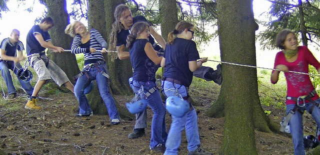 Gemeinsam sind wir stark:  So wie hier...ei anderen Projekten an einem Strang.   | Foto: Privat