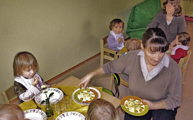 Mittagessen im  Maushaus bei der Kleinstengruppe.   | Foto: Rolf Reimann