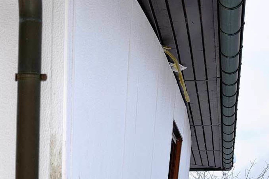 Nach außen gedrückt ist eine Wand des Einfamilienhauses im Ortsteil Auf dem Höchst. (Foto: Martin Ganz) Nach außen gedrückt ist eine Wand des Einfamilienhauses im Ortsteil Auf dem Höchst. (Foto: Martin Ganz)
