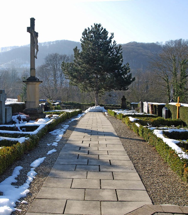Der Amolterer Friedhof  (hier der Mitt...schen wird eine Umgestaltung erfahren.  | Foto: Roland Vitt