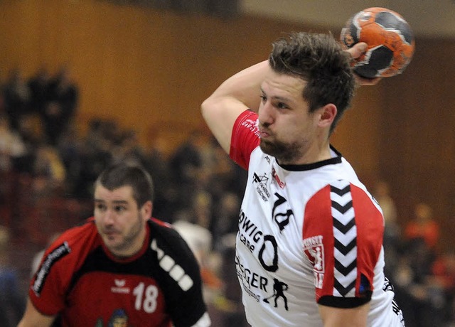 Das letzte Derby beim Dreiknigsturnie...rwerfer Philipp Schollmeyer (rechts).   | Foto: Achim Keller