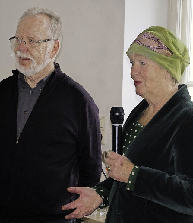 Volker Lindemann begrte vom Tagebuch...tine am Sonntag im Georg-Scholz-Haus.  | Foto: Ernst Hubert Bilke