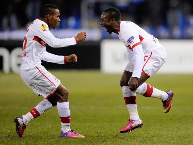 Afrikanische Freude beim VfB Stuttgart...or nach dem Treffer zum 1:0 in Genk.   | Foto: AFP