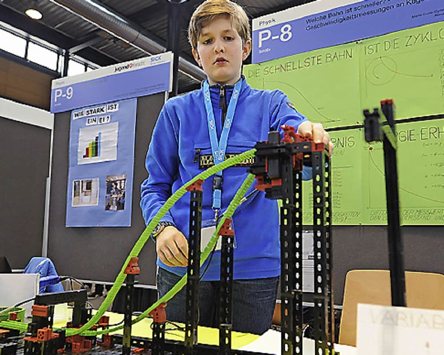 Alexander Zhringer  mit seiner Geschw...smessung &#8222;schnellste Bahn&#8220;  | Foto: Rita Eggstein