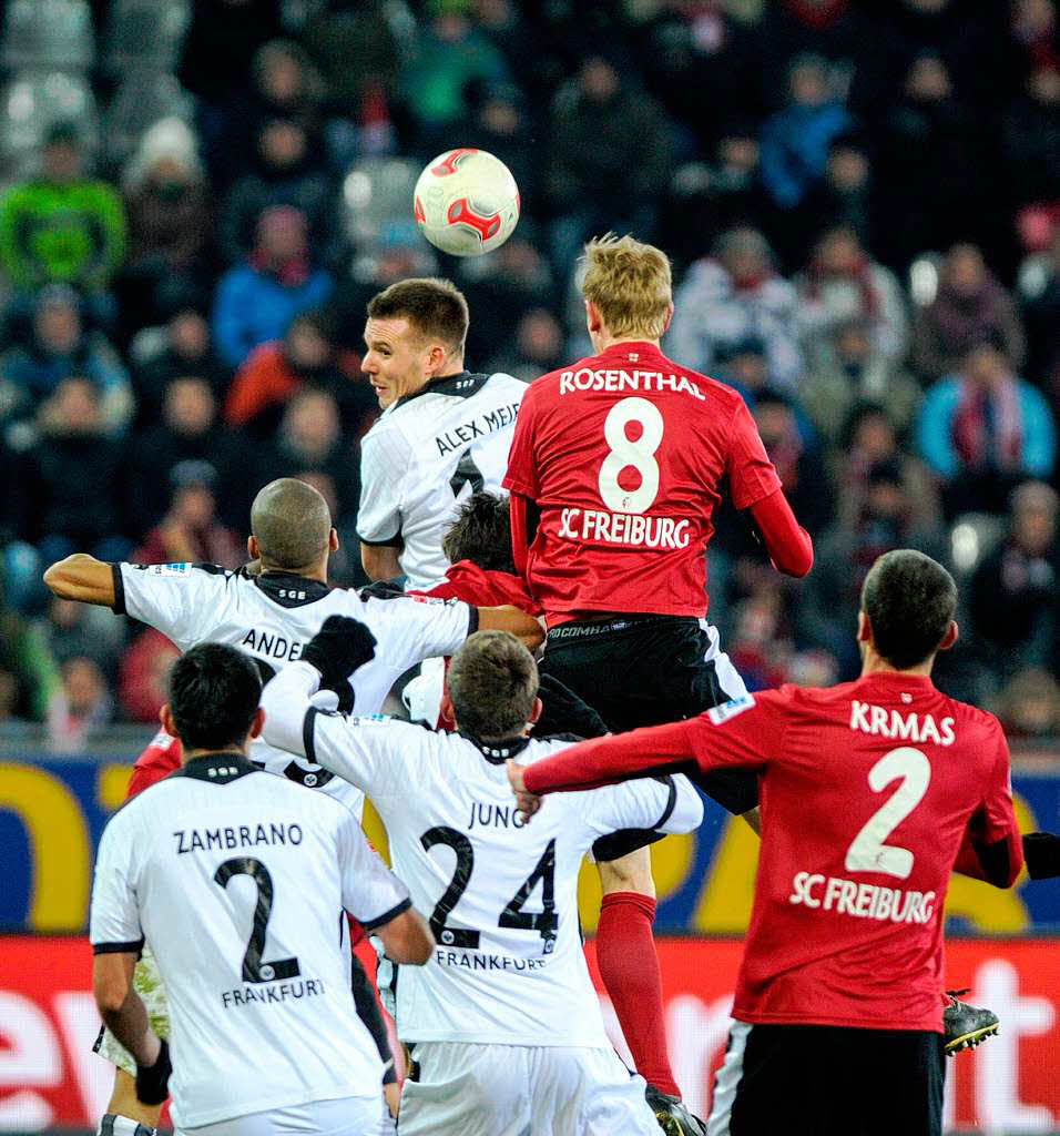 Nullnummer im Mage-Solar-Stadion: Der SC Freiburg und Eintracht Frankfurt trennen sich nach einem sehr intensiv gefhrten Spiel 0:0.