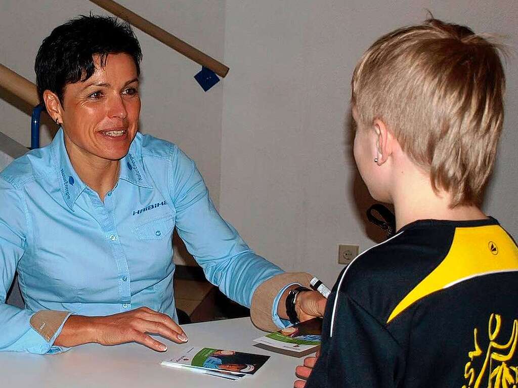 Umschwrmter Radsportstar: Sabine Spitz in Wehr