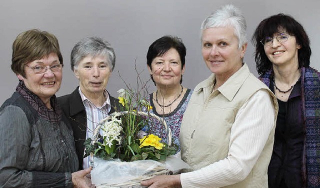 Sie helfen ehrenamtlich (von links):  ...ika Kenk vom Helferkreis Bollschweil.   | Foto: Theresia Lutz