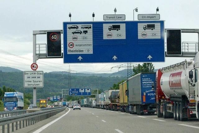 Neue Abfertigung entlastet A5 vom Lkw-Stau, nicht aber die A861