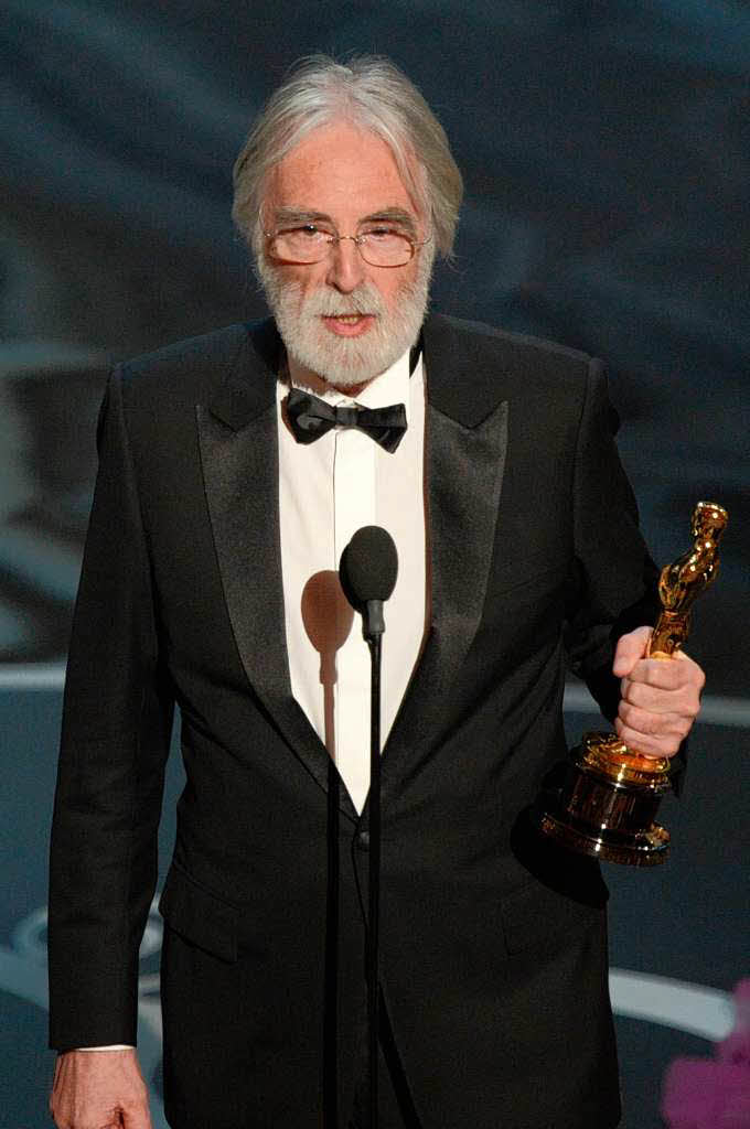 Den Oscar für den Besten Fremdsprachigen Film nahm der Österreicher Michael Haneke entgegen für seinen Film „Liebe“. Den Oscar für den Besten Fremdsprachigen Film nahm der Österreicher Michael Haneke entgegen für seinen Film „Liebe“.