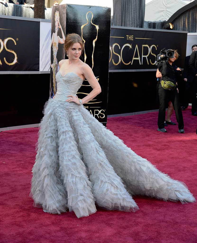 Ein Traum in Tll: Die als beste Nebendarstellerin nominierte Amy Adams in einer Robe von Oscar de la Renta.