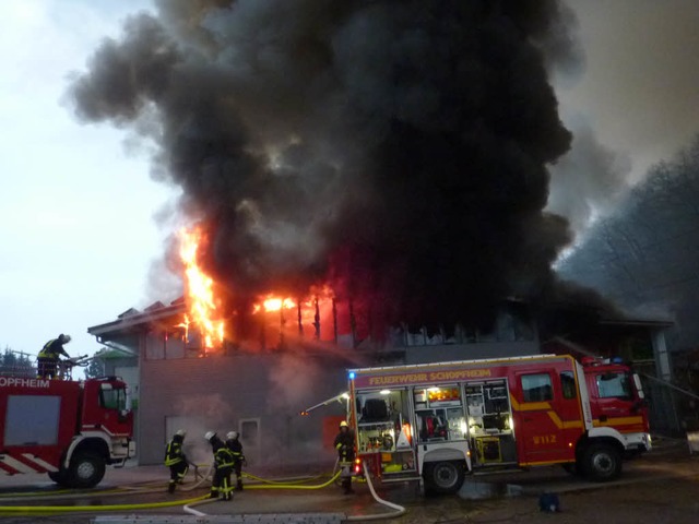 Schrecken am Neujahrsmorgen: Lichterlo...ma. Nun ist die Brandstiftung geklrt.  | Foto: Polizei