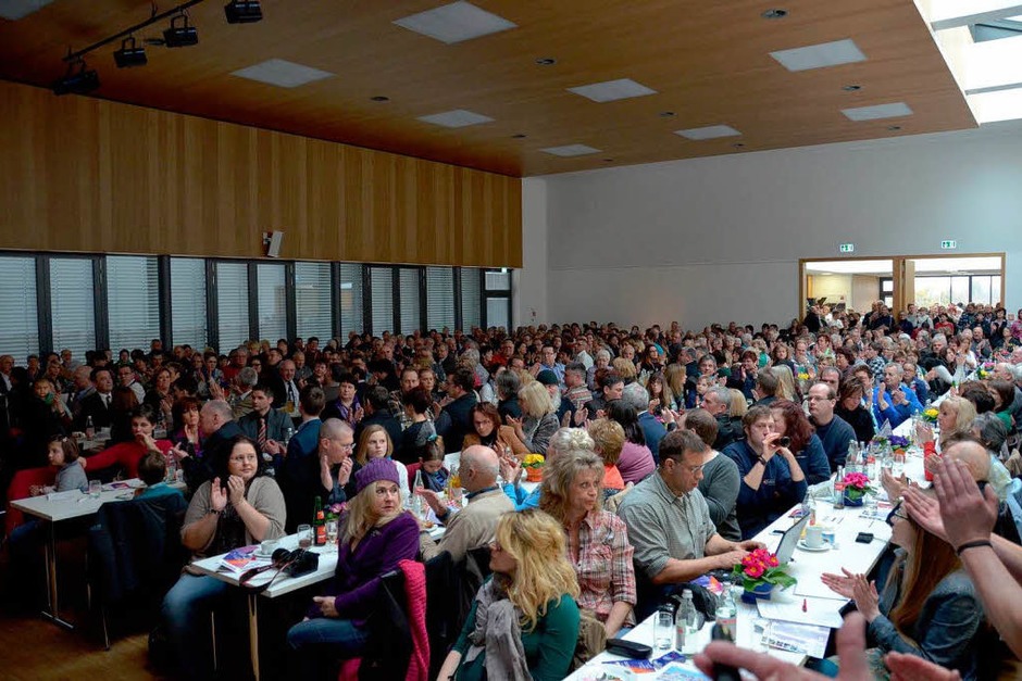 Blick in das gut gefüllte Bürgerhaus (Foto: Birgit Herrmann) Blick in das gut gefüllte Bürgerhaus (Foto: Birgit Herrmann)