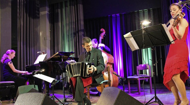Cuartet Rotterdam spielte Tango: Violi...ichael Dolak, Double Bass Tino Scholz   | Foto: Dagmar Barber