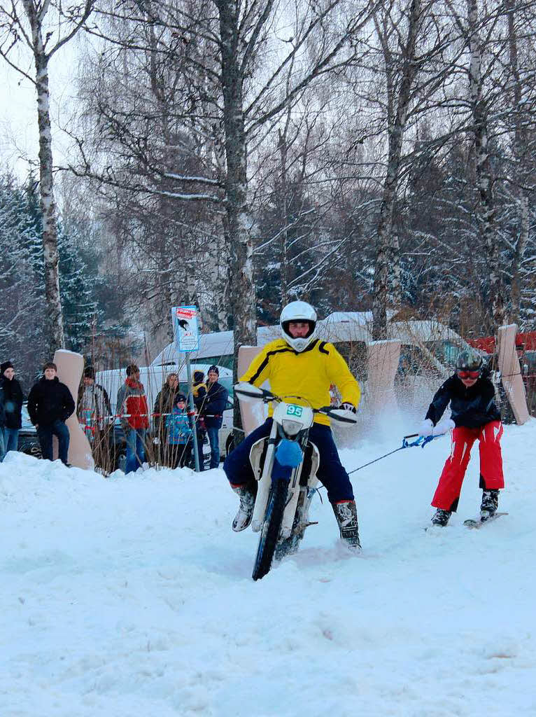 Der Reiz beim Skijring ist nicht nur die Kombination zwischen Fahrer und Skifahrer.