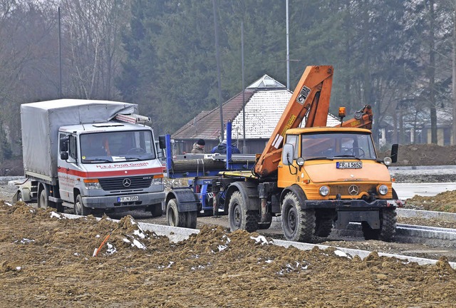 Die Erschlieungsarbeiten im Baugebiet...rk (im Bildhintergrund) abgeschlossen.  | Foto: A. Huber