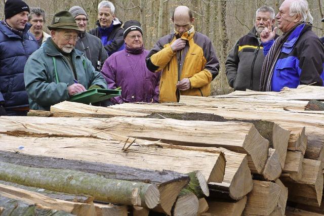 Gute Geschfte am wrmenden Lagerfeuer