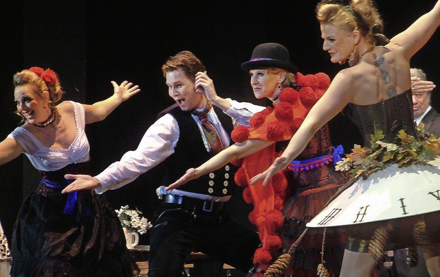 Schwung und Pep hatte die Inszenierung...kauften Bad Sckinger Gloria-Theater.   | Foto: Roswitha Frey