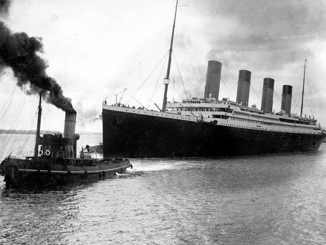 Die Titanic verlsst den Hafen Southam...&#8211; wenige Tage spter sinkt sie.   | Foto: dpa/AFP