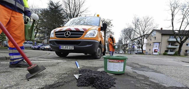 Um Freiburgs Straen instand zu halten... mehr als 1,5 Millionen Euro im Jahr.   | Foto: Ingo Schneider