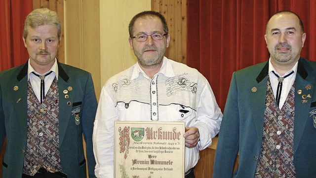 Armin Rmmele  wurde fr seine 24-jhr...nd zweiter Vorsitzenden Elmar Rmmele   | Foto: Karl-Heinz Rmmele