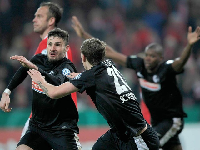 Der SC Freiburg steht im Halbfinale de...uten, egal welcher Verein es erreicht.  | Foto: dpa