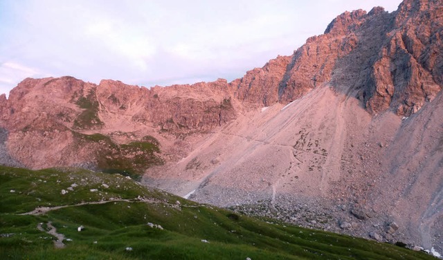 Wenn die Alpen glhn: Josef Schlegel h...ng wunderschne Aufnahmen mitgebracht.  | Foto: Privat/S. Mller