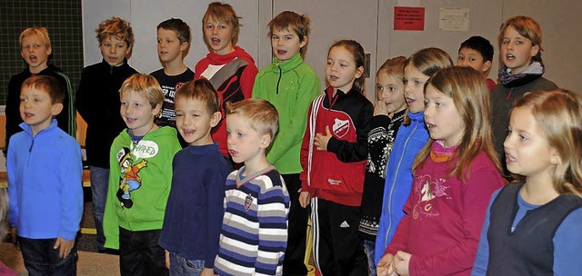 Kinder aus allen Schulklassen sind dabei, wenn in Wittnau der Schulchor singt.   | Foto: Privat