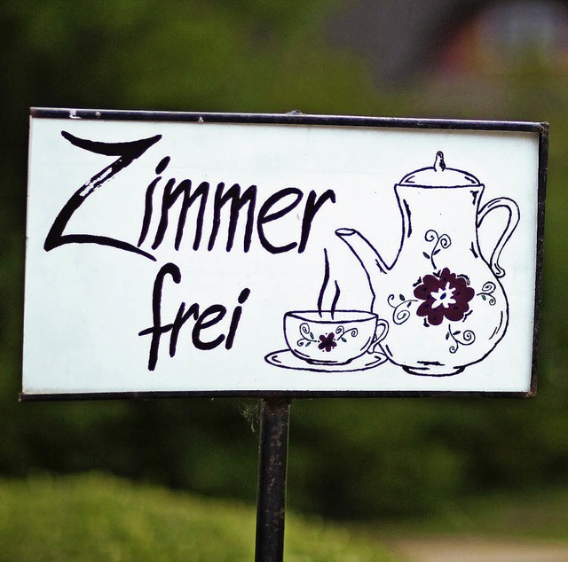 Zimmer frei &#8211; dieses Schild war ... auf der Baar immer weniger zu sehen.   | Foto: DPA