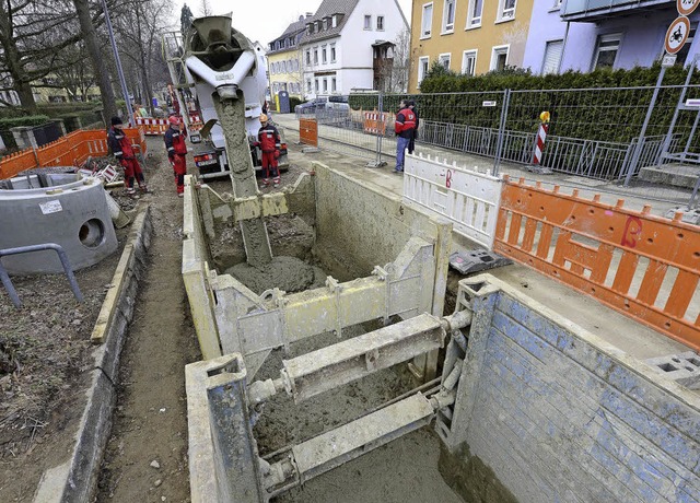 In der Hauptstrae ist der Boden konta...g und zudem den Einsatz von Rttlern.   | Foto: Ingo Schneider