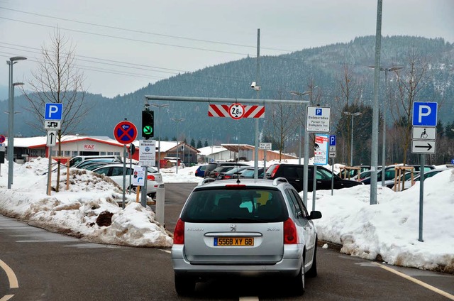 Die Einfahrt auf den Parkplatz des Bad...ollen jetzt die Hemmschwellen abbauen.  | Foto: Thomas Winckelmann