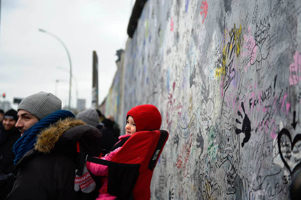 East Side Gallery – Teilabriss vorerst gestoppt. East Side Gallery – Teilabriss vorerst gestoppt.