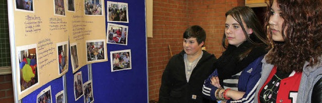 Mit einer Infowand warb das Luise-Klai...erufsinformationstag der Macke-Schule.  | Foto: Cremer