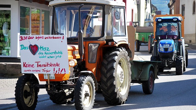 Die Vogtsburger Brgerinitiative fr d...n in der Oberrotweiler Ortsdurchfahrt.  | Foto: Benjamin Bohn