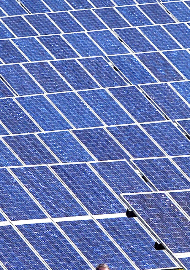 An manchen Solaranlagen ist eine Vielz...aus der jeweiligen  Region beteiligt.   | Foto: DPA