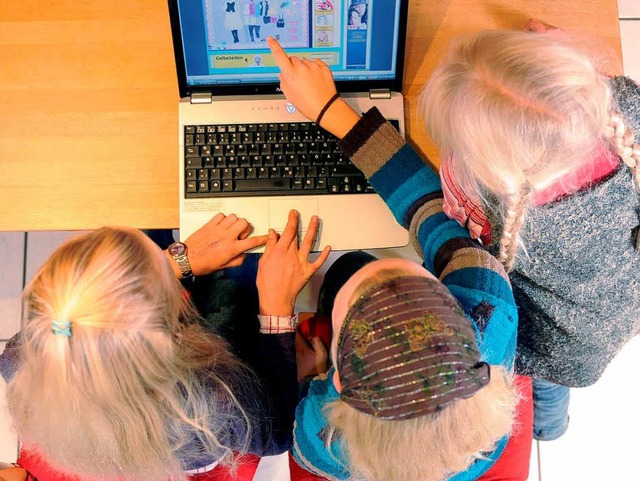 Im Internet gibt es viele Seiten, die ...zen, gibt es jetzt den Kinder Server. | Foto: dpa Im Internet gibt es viele Seiten, die ...zen, gibt es jetzt den Kinder Server. | Foto: dpa