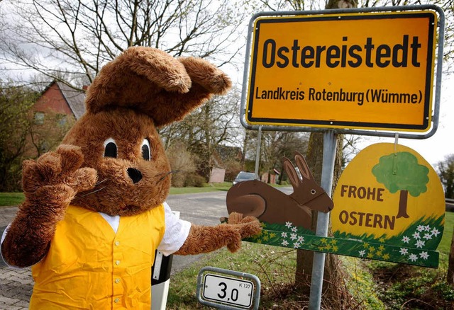 Jedes Jahr trudeln tausende Briefe beim Osterpostamt in Ostereistedt ein.   | Foto: dapd