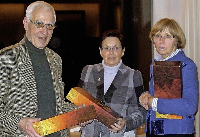 Fr 40 Jahre Mitgliedschaft und Unters...Walter Hollstein (von rechts) geehrt.   | Foto: Werner Schnettelker