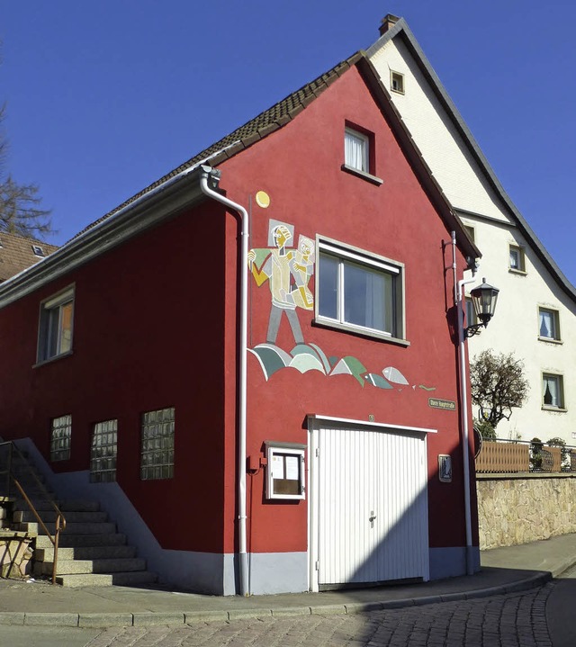 Ein Blickfang im Stdtle: Das Eichhus...iedern des Kunstvereins aufgefrischt.   | Foto: Karla Scherer